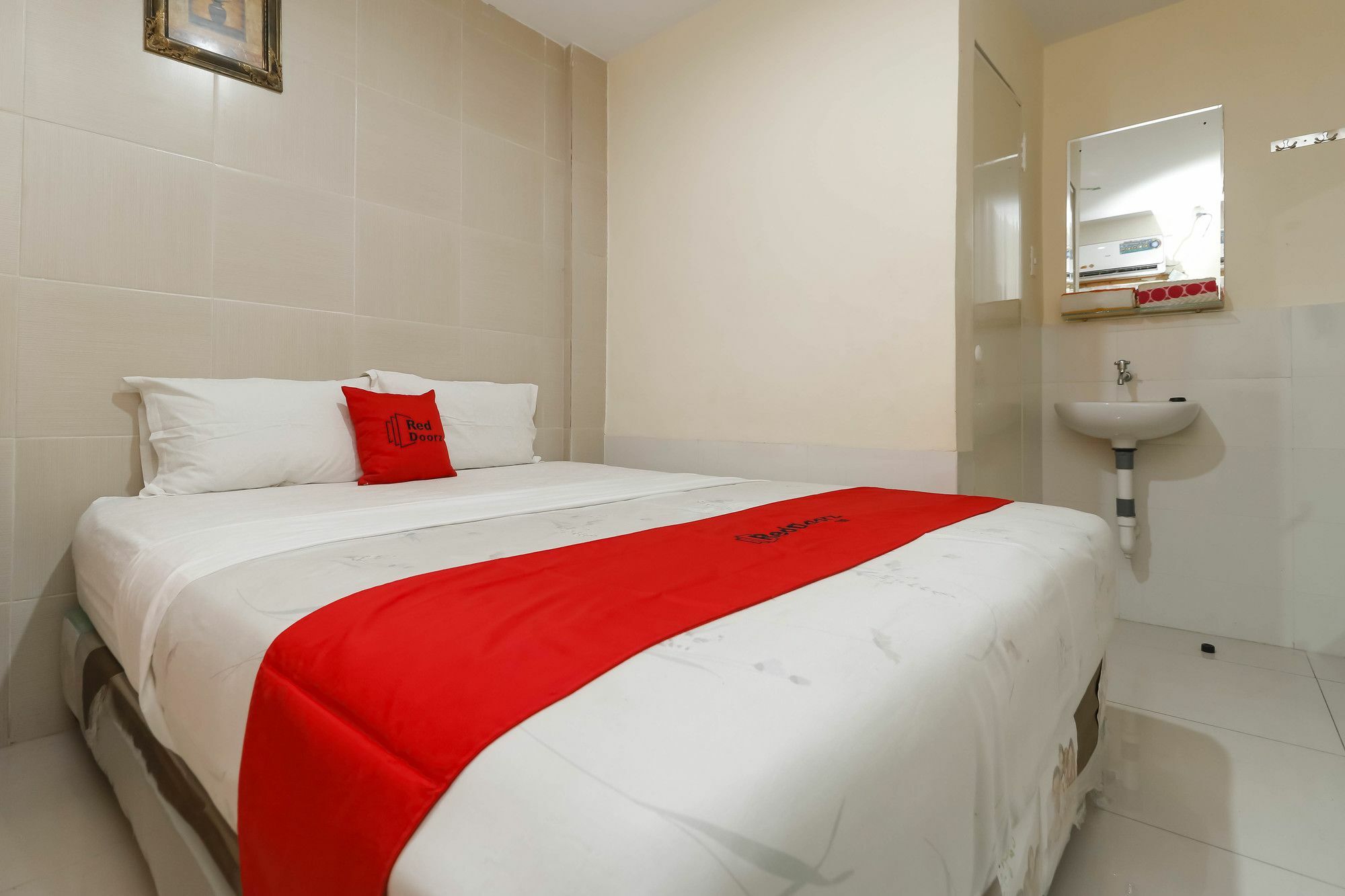 Reddoorz Near Maimun Palace Μεντάν Εξωτερικό φωτογραφία